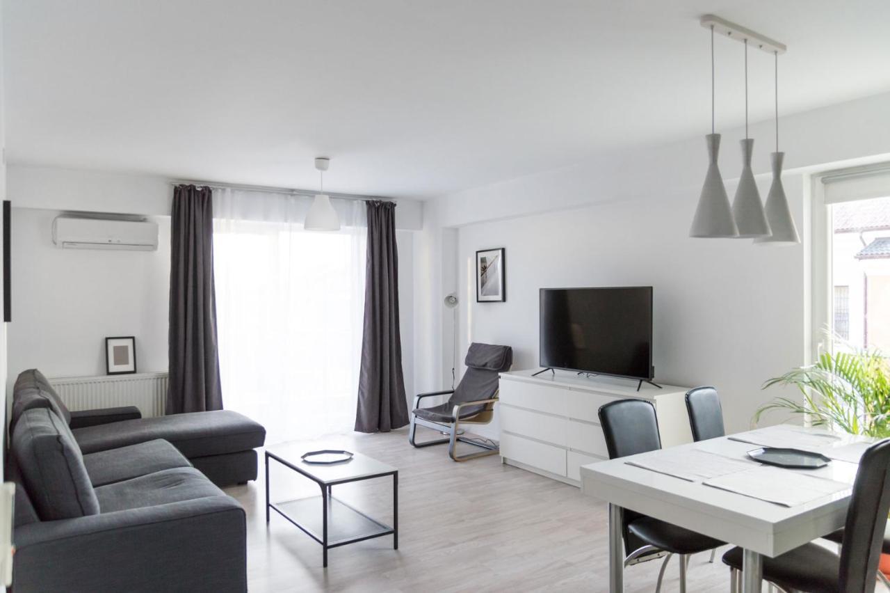 Airport Residence - Apartment Across From Otopeni Airport Bagian luar foto