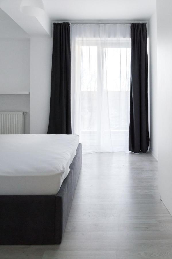 Airport Residence - Apartment Across From Otopeni Airport Bagian luar foto